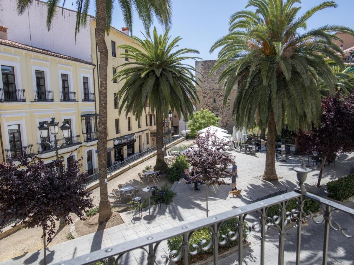 Elegante Apartamento Para 5 En El Centro De Caceres Con Wifi Kültér fotó