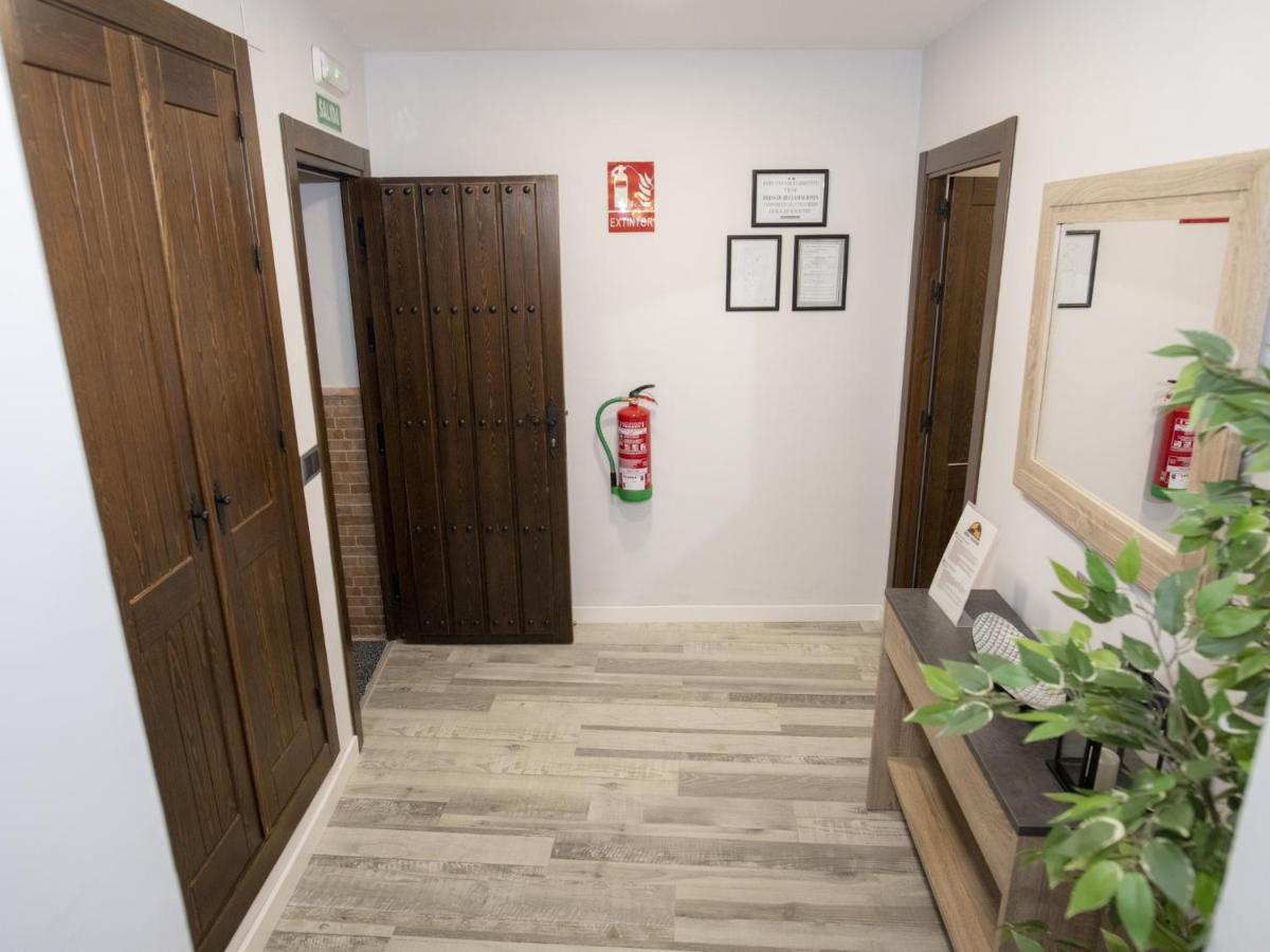 Elegante Apartamento Para 5 En El Centro De Caceres Con Wifi Kültér fotó