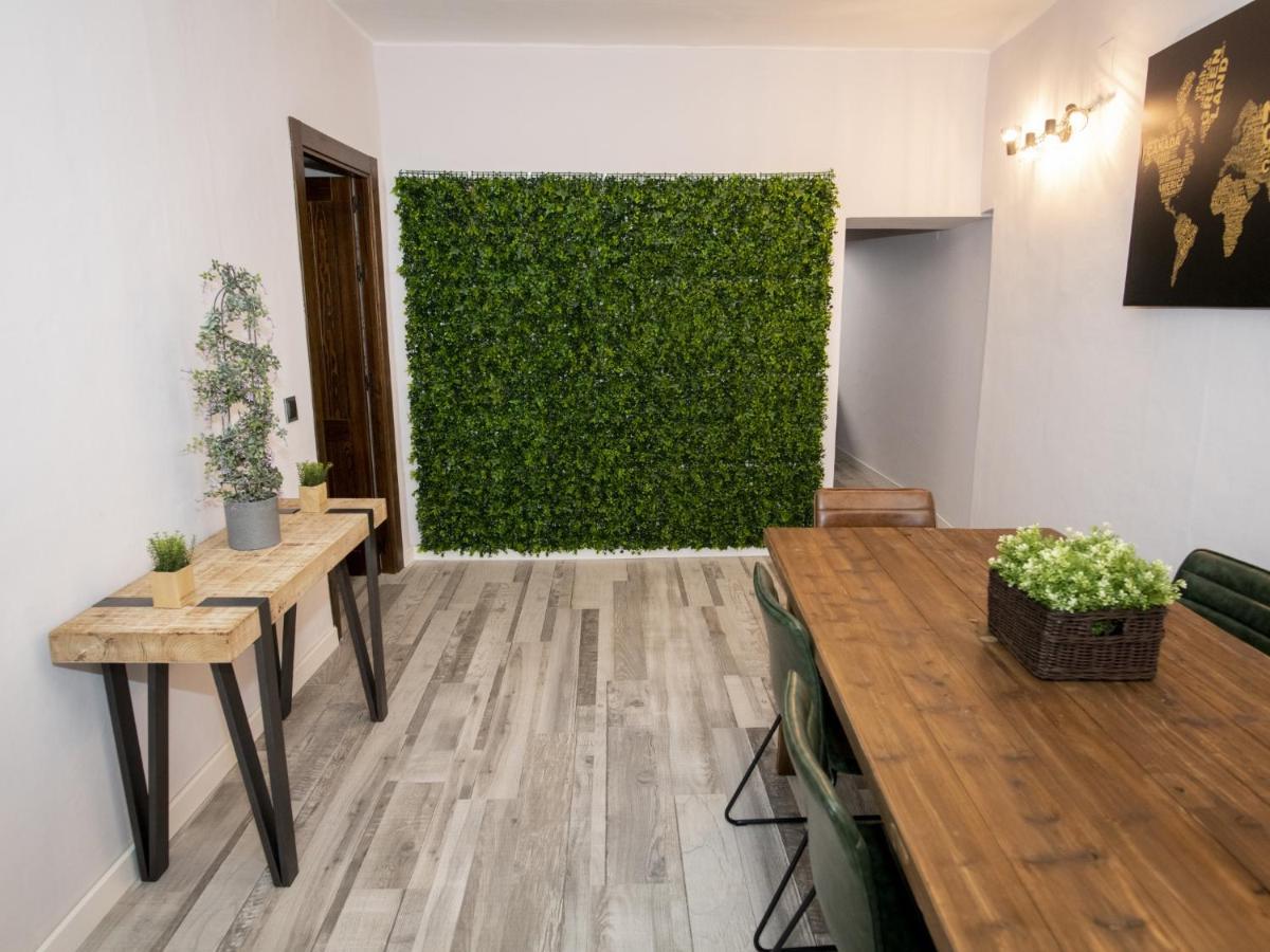 Elegante Apartamento Para 5 En El Centro De Caceres Con Wifi Kültér fotó