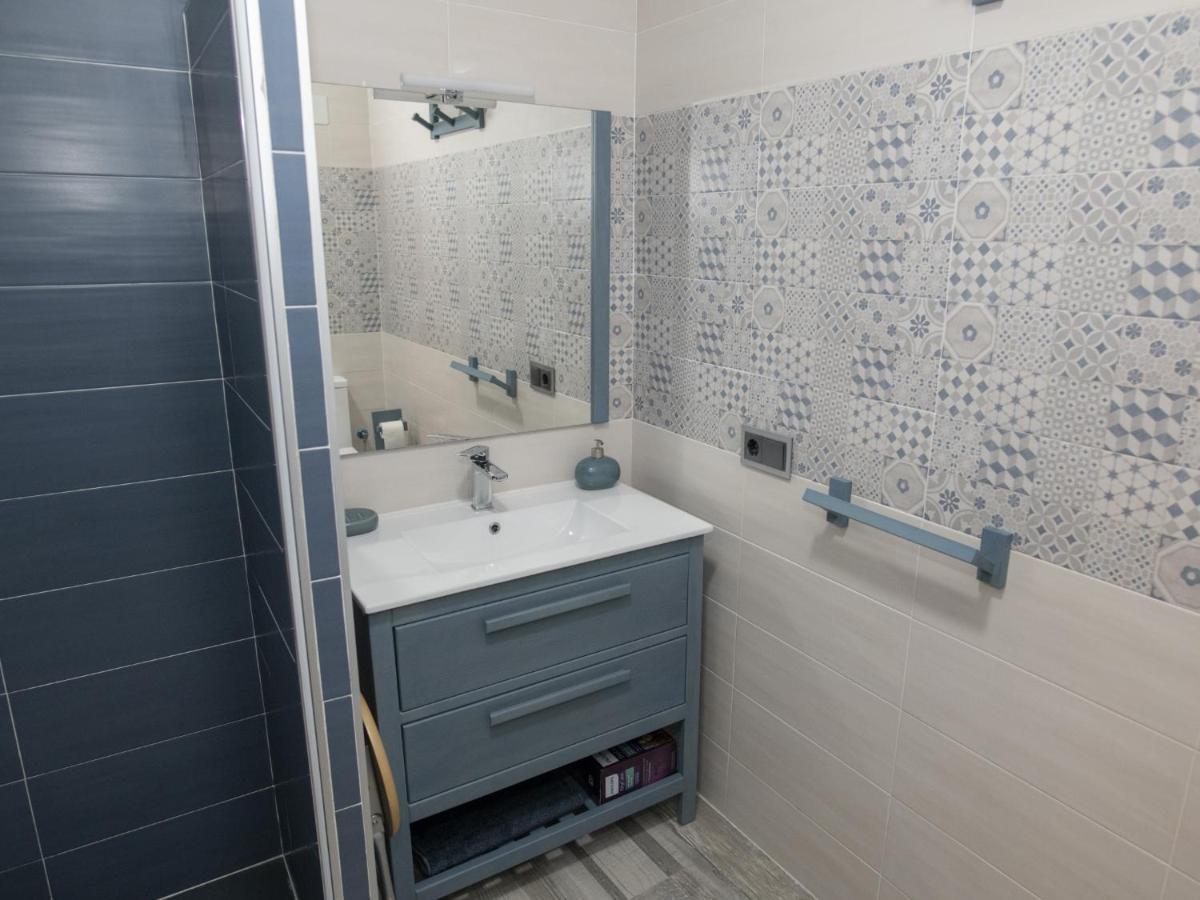 Elegante Apartamento Para 5 En El Centro De Caceres Con Wifi Kültér fotó