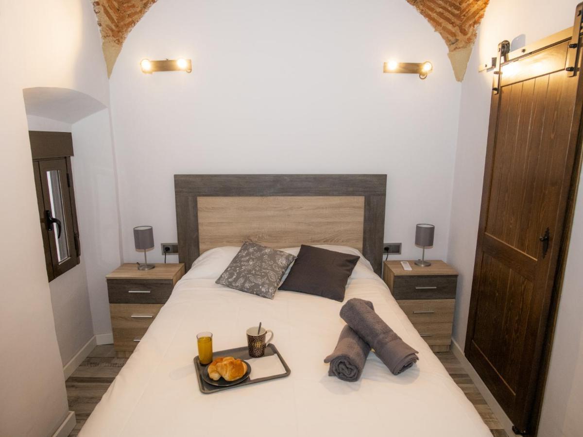Elegante Apartamento Para 5 En El Centro De Caceres Con Wifi Kültér fotó