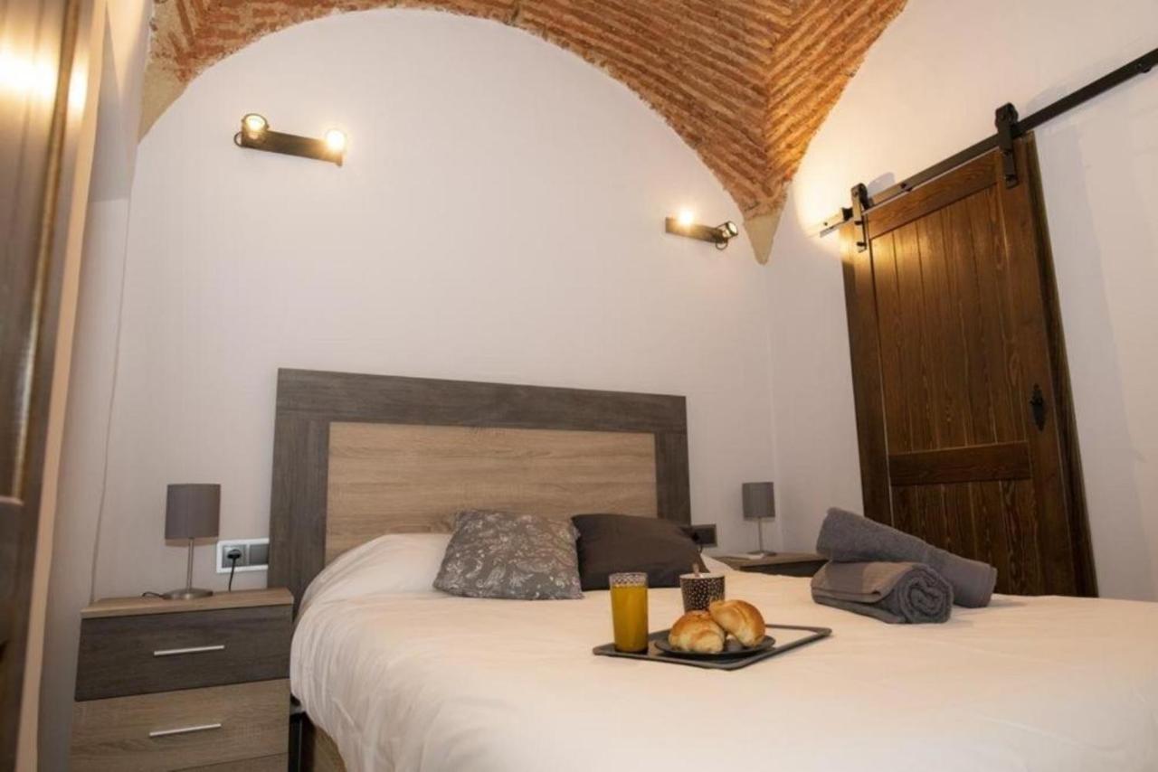 Elegante Apartamento Para 5 En El Centro De Caceres Con Wifi Kültér fotó