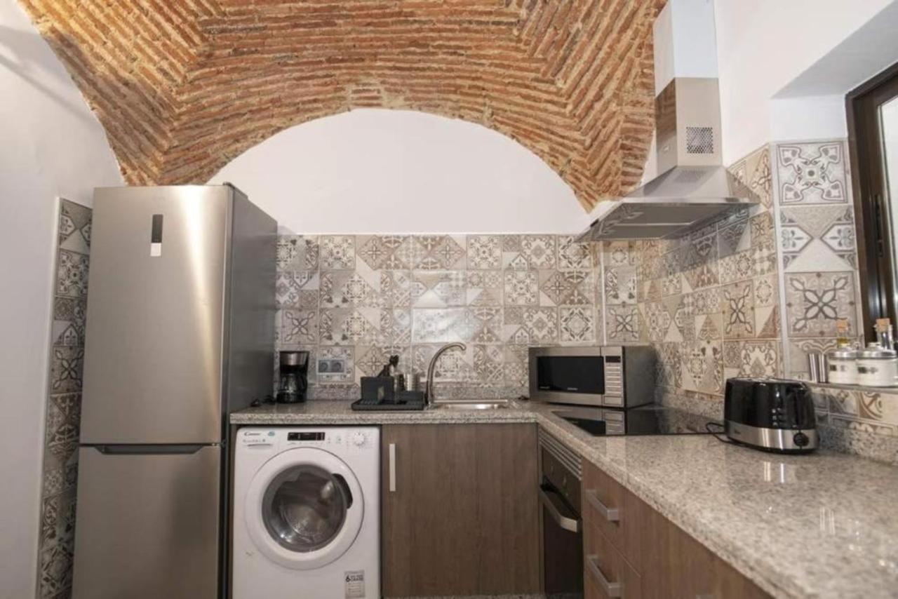 Elegante Apartamento Para 5 En El Centro De Caceres Con Wifi Kültér fotó