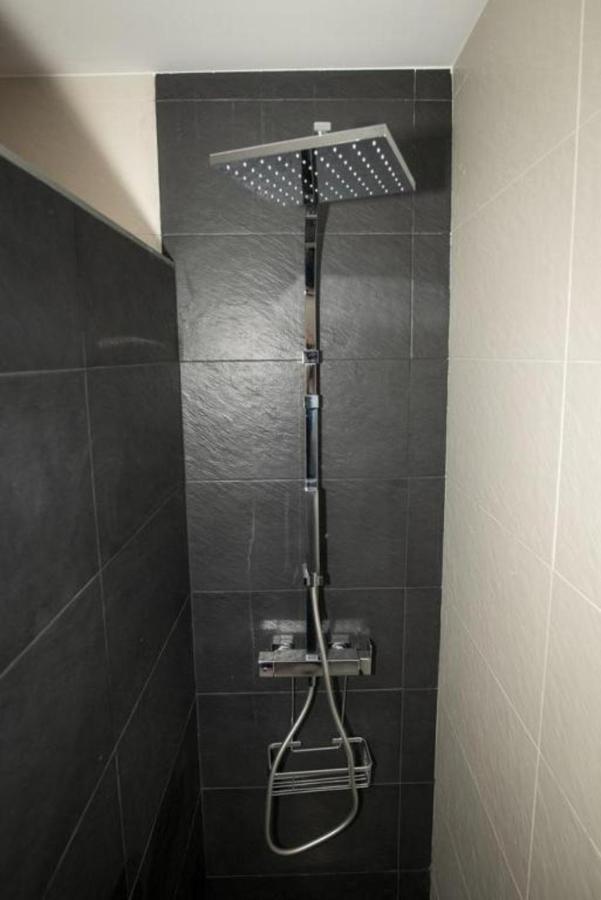 Elegante Apartamento Para 5 En El Centro De Caceres Con Wifi Kültér fotó