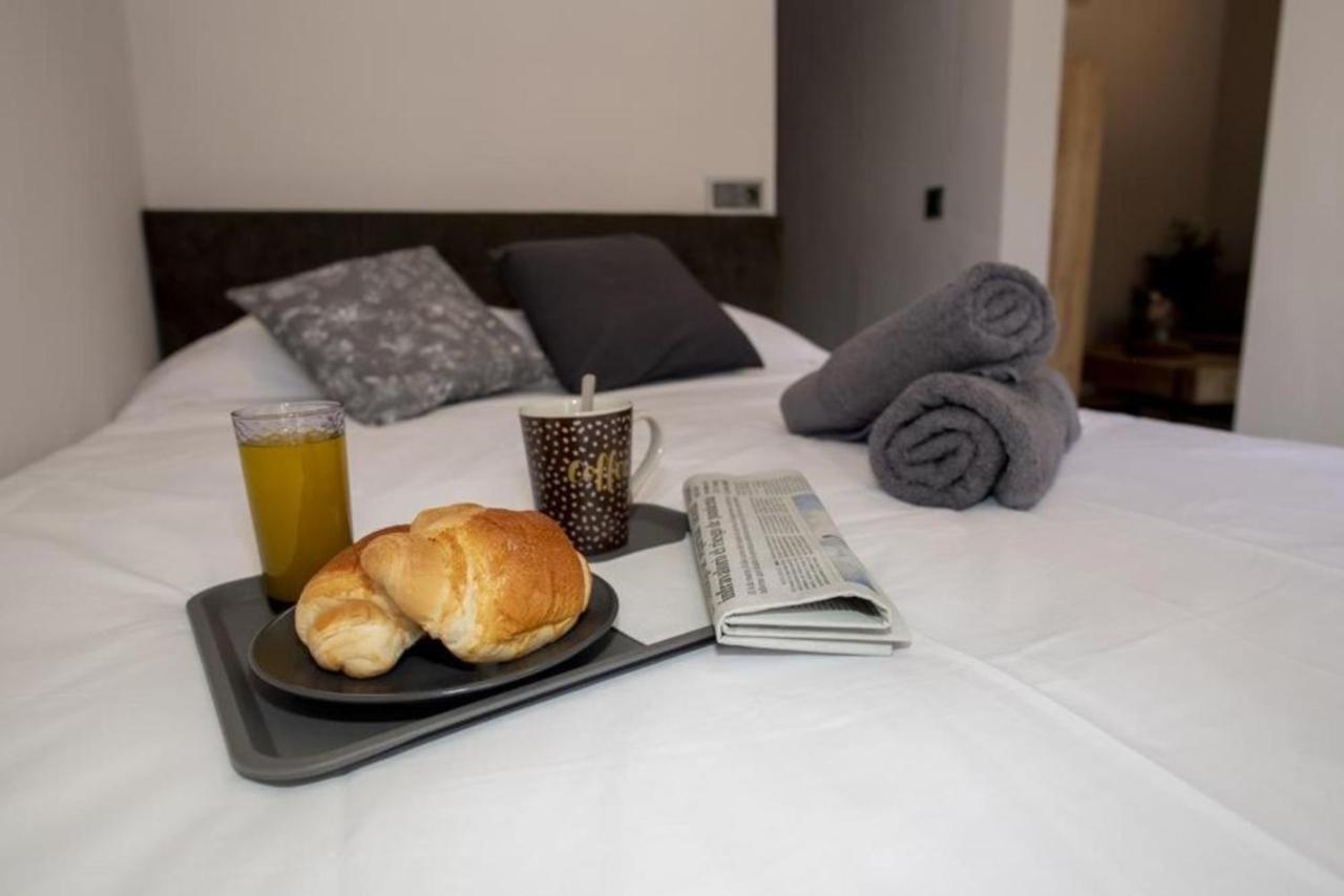 Elegante Apartamento Para 5 En El Centro De Caceres Con Wifi Kültér fotó